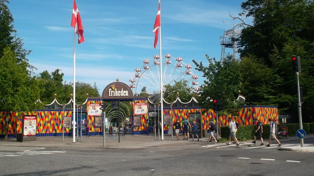 ferris-wheel-25-twin-columns_2